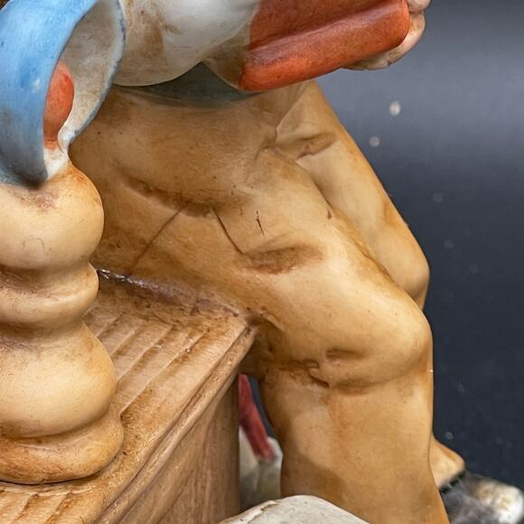 Vintage Ardco Porcelain Librarian Figurine (made in Taiwan) - Picture 10 of 13